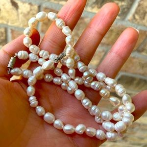 White/beige Pearl necklace and bracelet set